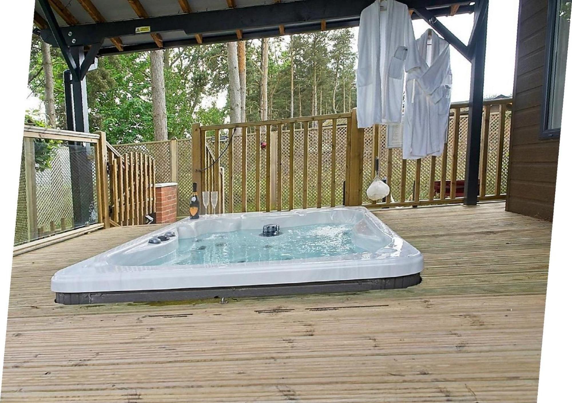 Hollicarrs - Wildflower Lodge ヨーク エクステリア 写真